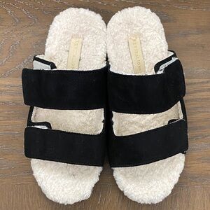 REVITALIGN Black and Cream Slide Sandals